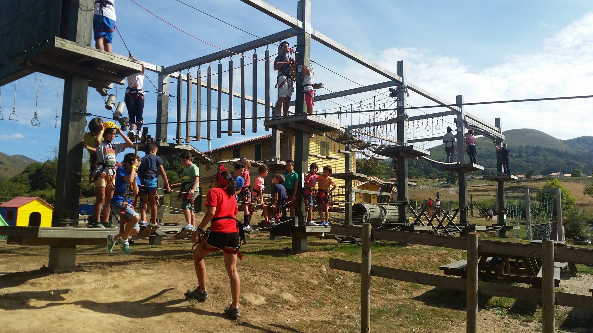 Diviértete en el parque multiaventura de Cantabria