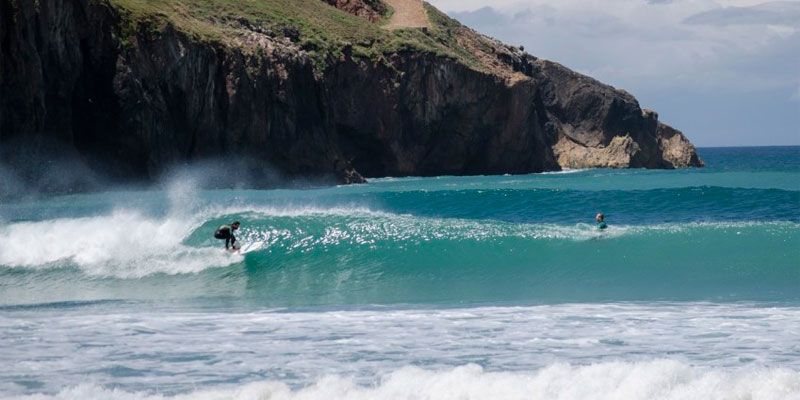 ¿Dónde hacer surf en Gijón?