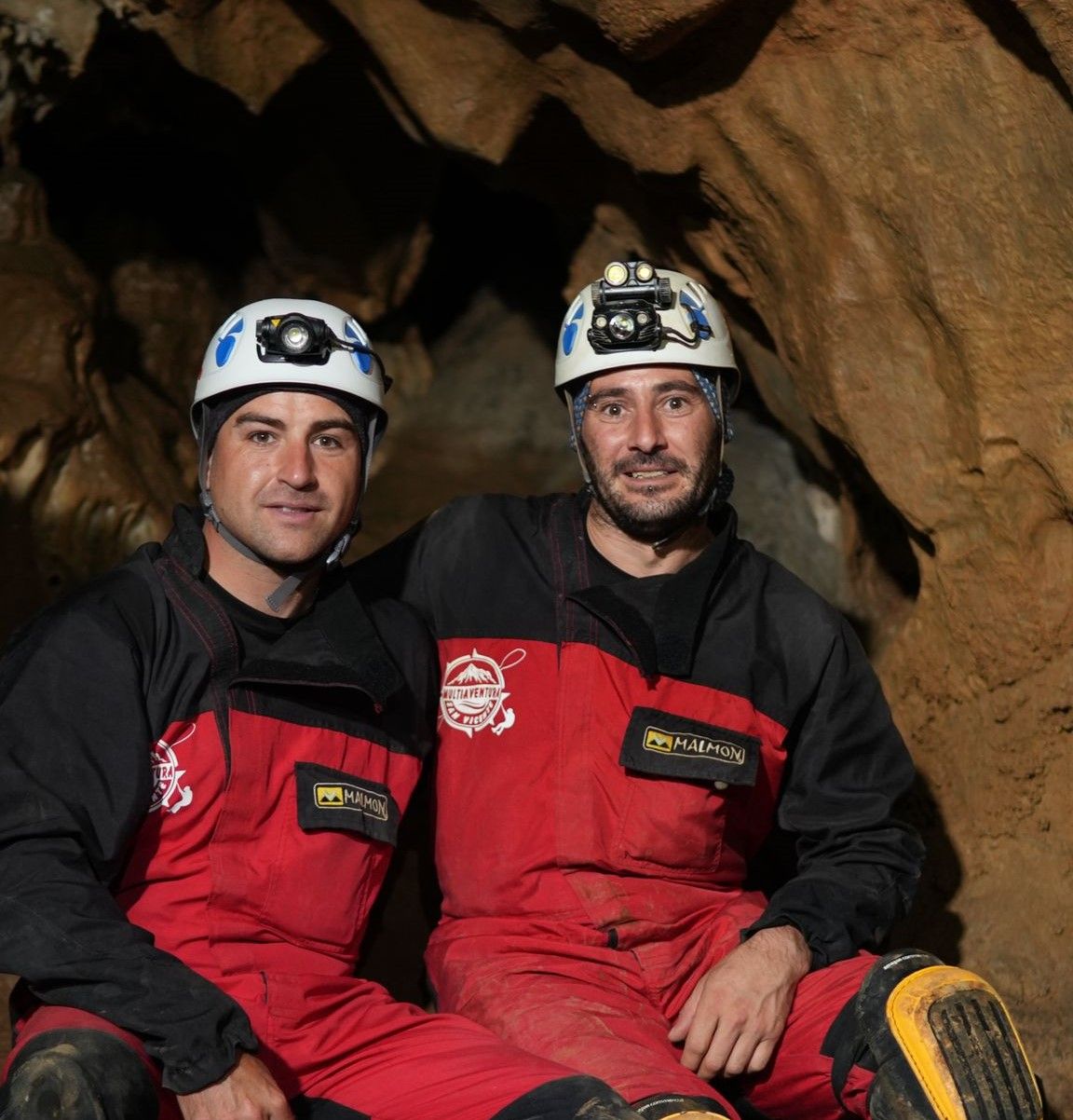 Las aventuras de Daniel y Álvaro dentro de una de las cuevas