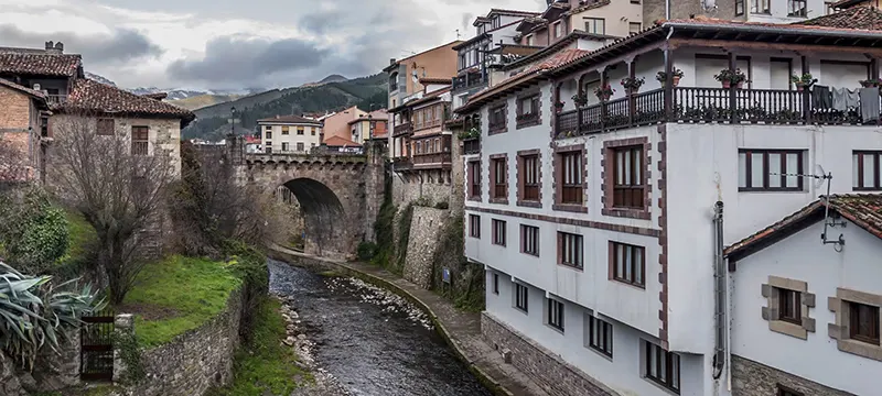 Cuál es la diferencia entre Bárcena Mayor y Potes